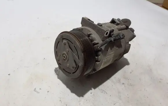 Renault Trafic III (X82) Air conditioning (A/C) compressor (pump) 8200848916