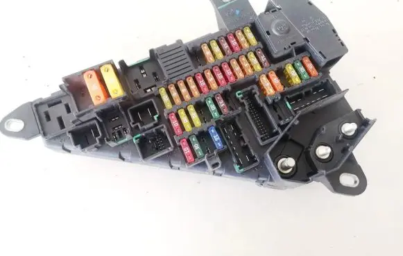 BMW 5 E60 E61 Fuse box set 6906588 6906588-08