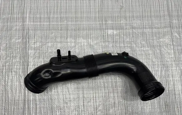 Maserati Grecale Air intake hose/pipe 6701565070