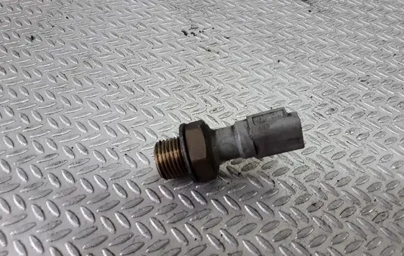 Peugeot 406 Oil pressure sensor 