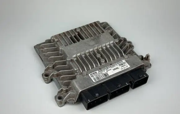 Ford Focus C-MAX Engine control unit/module 4M5112A650JL 5WS40303KT J38AC