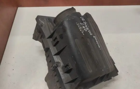 Opel Insignia A Air filter box 55560889