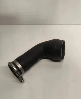 BMW X6 E71 Intercooler hose/pipe 7575407