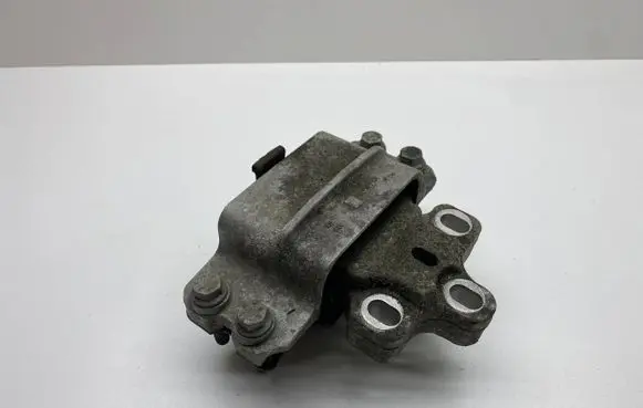 Audi Q3 8U Engine mount bracket 3C0199555
