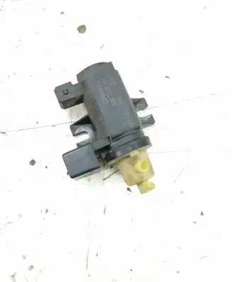 Opel Astra J Vacuum valve 55573362 70142003