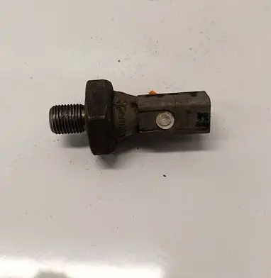 Volkswagen PASSAT B5.5 Oil level sensor 
