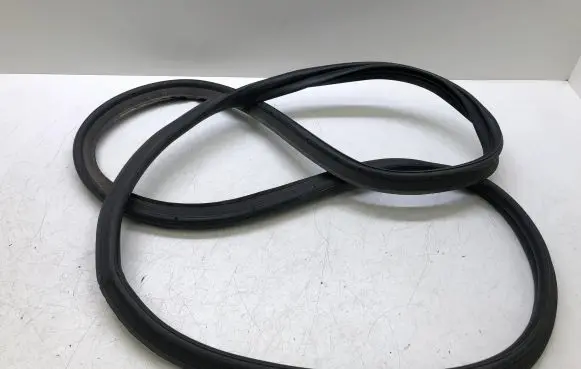 Hyundai i10 Loading door rubber seal (on body) 