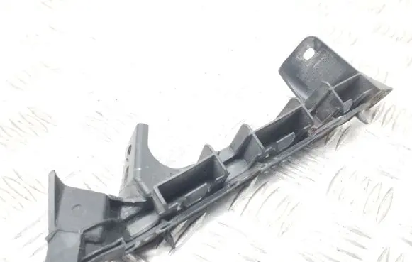 Front bumper mounting bracket