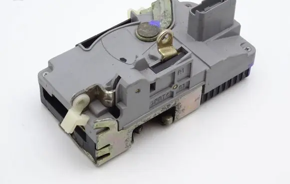 Citroen C5 Front door lock 