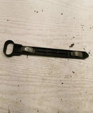 Headlight/headlamp mounting bracket