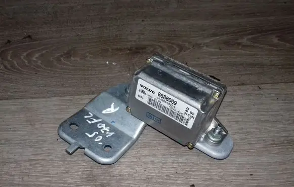 Volvo V70 ESP acceleration yaw rate sensor 10098004762 8688069 8688068