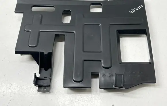 Dashboard lower bottom trim panel