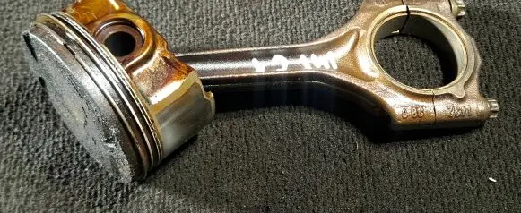 BMW 5 E39 Piston with connecting rod