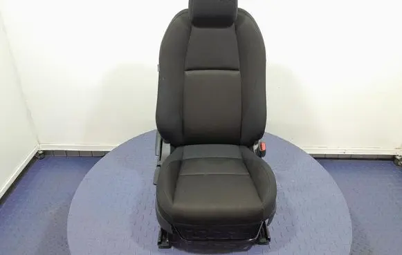 Alfa Romeo 33 Front passenger seat 