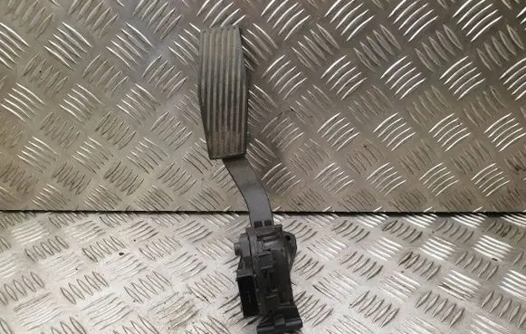 Opel Insignia A Accelerator throttle pedal 13237352