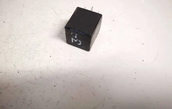 Volkswagen PASSAT B4 Other relay 3a0951307 3sb004885-04