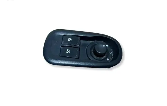 Renault Kangoo II Electric window control switch 8200637849