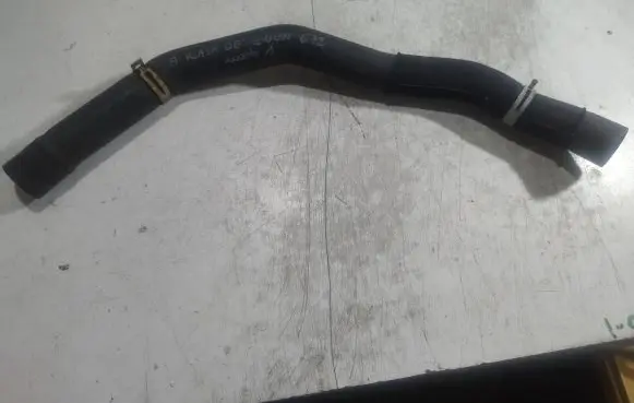 Mercedes-Benz A W169 Engine coolant pipe/hose A1695011082