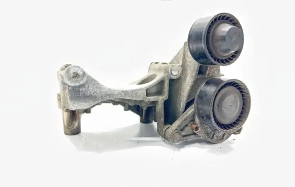 Renault Trafic III (X82) Generator/alternator bracket 117105124R R9M413