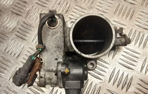 Toyota Avensis T250 Throttle valve 8967221020