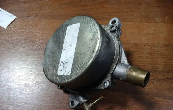 Porsche Macan (95B) Vacuum pump