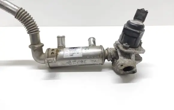Volkswagen PASSAT B5.5 EGR valve cooler 9651902380