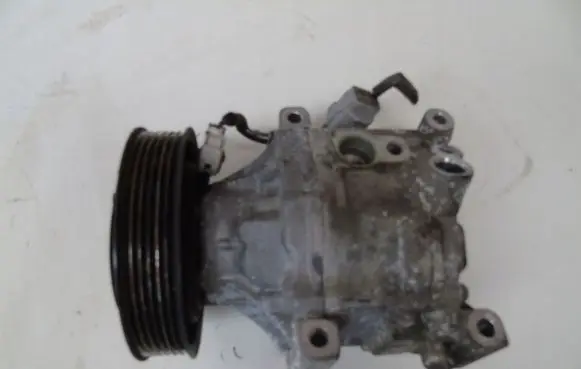 Toyota Corolla E110 Air conditioning (A/C) compressor (pump) 4472607981