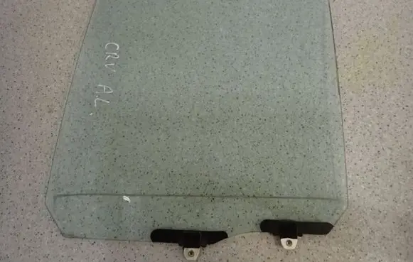 Honda CR-V Sliding door window/glass 