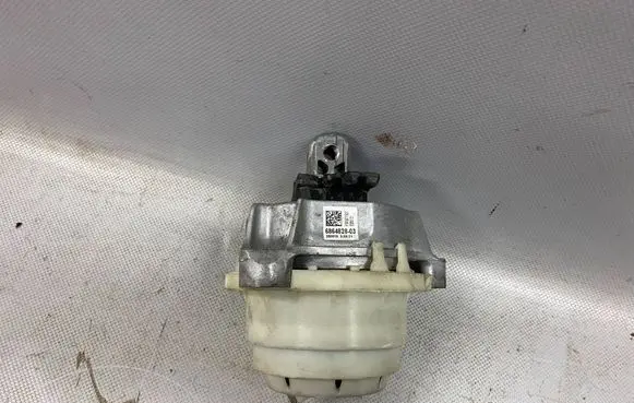 BMW 8 G14 Engine mount bracket 6864828