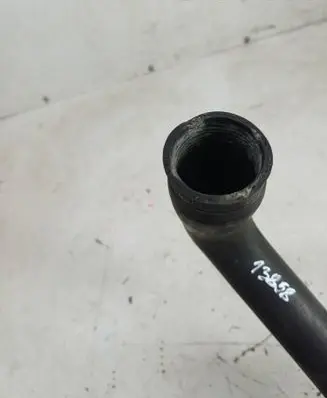 Volvo XC90 Engine coolant pipe/hose 3345752 33157