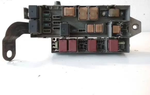 Subaru Forester SG Fuse module 82231SA000 82231SA00087 303064