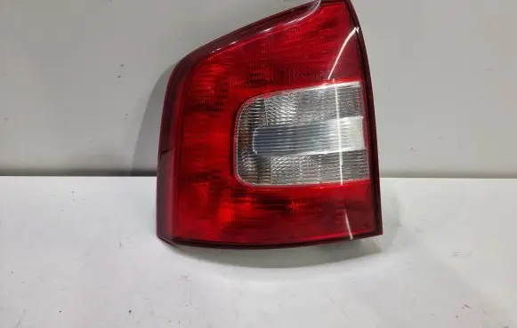 Skoda Octavia Mk2 (1Z) Rear/tail lights 1Z9945095A