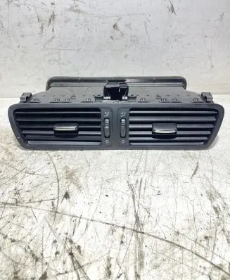 Volkswagen PASSAT B6 Dash center air vent grill 3C1819728 28082007