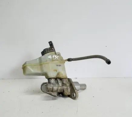 Volkswagen Golf VI Brake fluid reservoir 