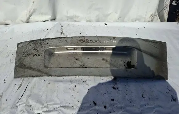 Volvo S80 Trunk door license plate light bar 9178167