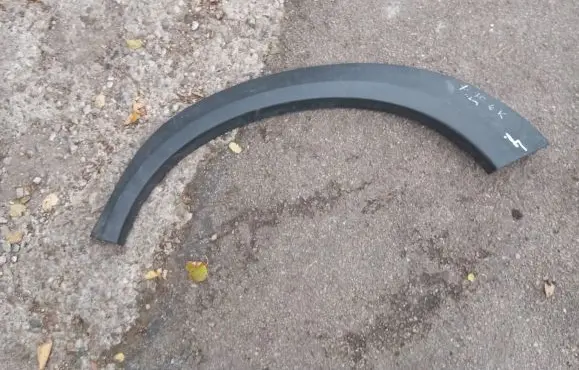 Volvo XC70 Rear arch trim 31283106