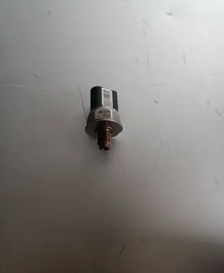 Fuel pressure sensor
