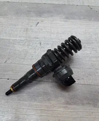 Volkswagen Sharan Fuel injector 038130073R