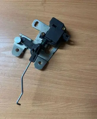 Volkswagen Touareg I Fuel tank cap lock motor 7L6827425A