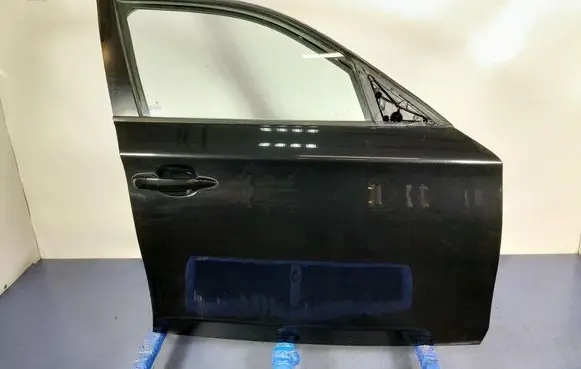 BMW 1 E82 E88 Front door 