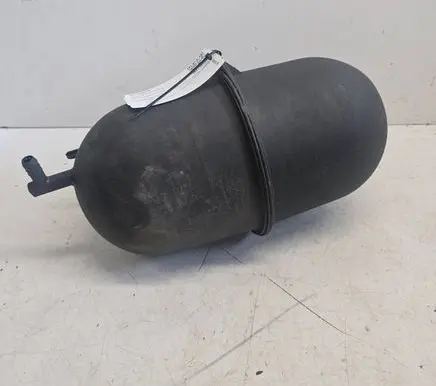 Vacuum air tank