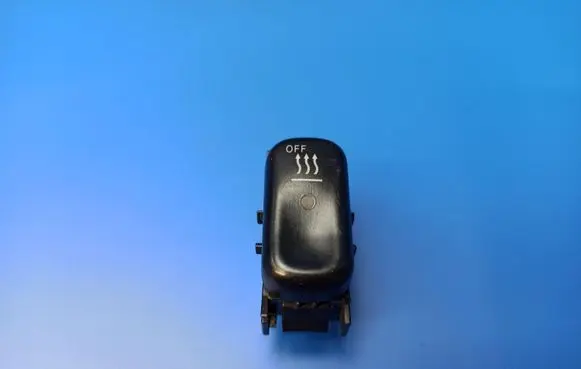 Mercedes-Benz C W202 Windscreen/window heater switch 2108212651