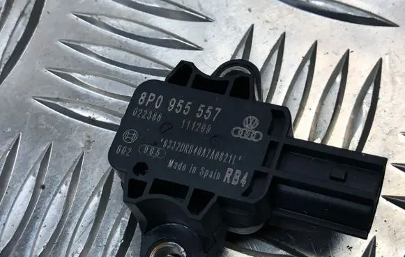 Audi TT TTS Mk2 Airbag deployment crash/impact sensor 8P0955557