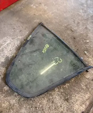 BMW 3 E36 Rear vent window glass 43R000980