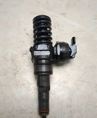 Volkswagen Golf V Fuel injector 0414720232