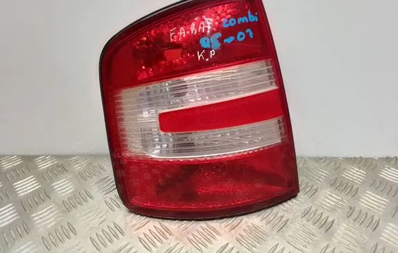 Skoda Fabia Mk1 (6Y) Rear/tail lights 6Y9945111B 6Y9945096B