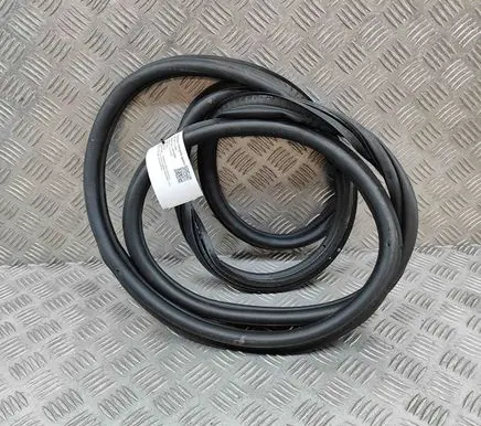 Citroen DS7 Crossback Trunk rubber seal (body) 9818668080