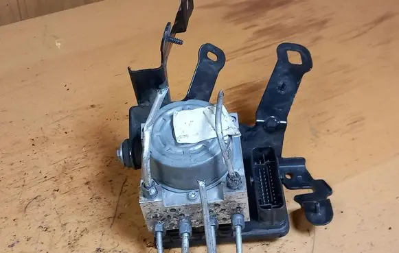 Renault Megane IV ABS Pump 476604349R