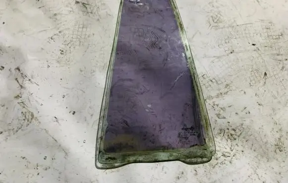 Opel Kadett E Rear vent window glass 