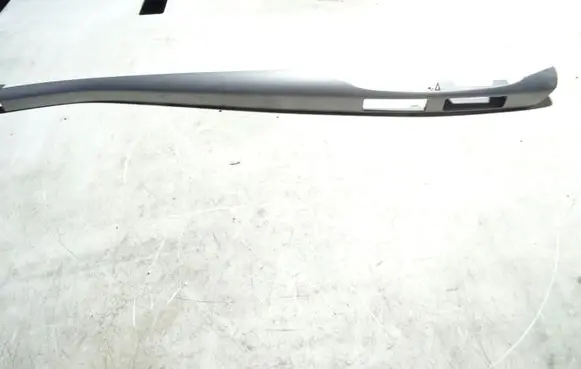 Dashboard glove box trim